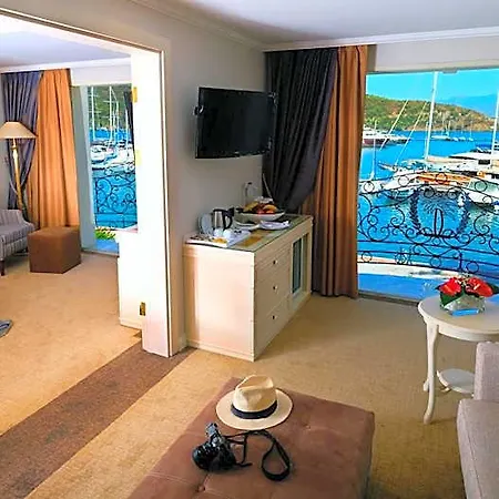 فندق ايس سراي مارينا 4*