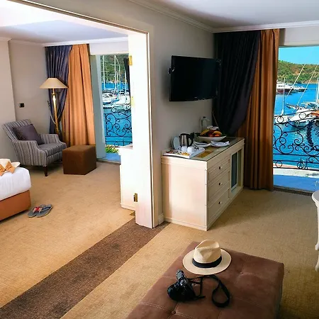 Ece Saray Marina (adults Only) ホテル 4*