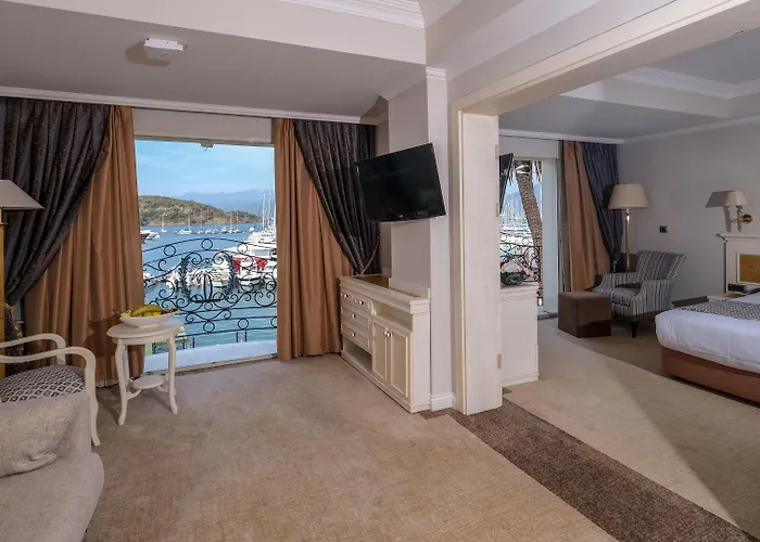 Hotel Ece Saray Marina (adults Only) 4*